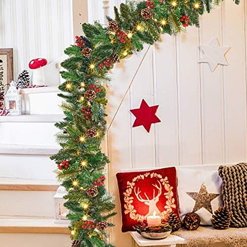 Juegoal 9FT Noel çelenk, önceden aydınlatılmış yapay Noel çelenk süslemeleri Yeşillik ile meyveleri konileri, sıcak beyaz 50